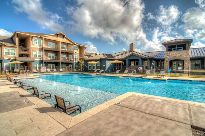 Resort-Style Pool with Tanning Ledge